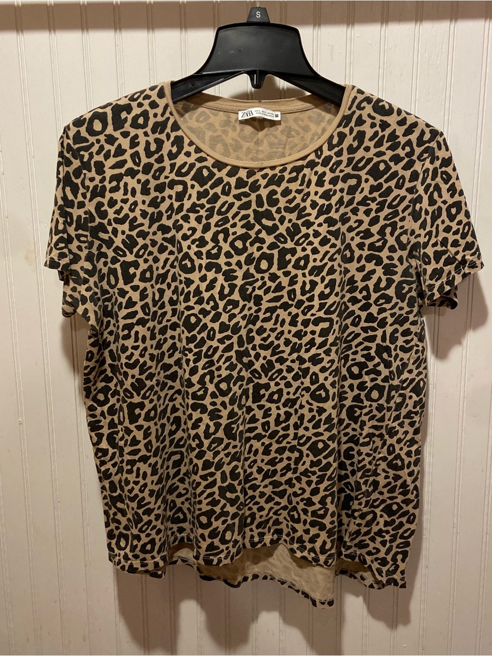 Zara Woman Leopard Print Short Sleeve Tee in Tan and Black